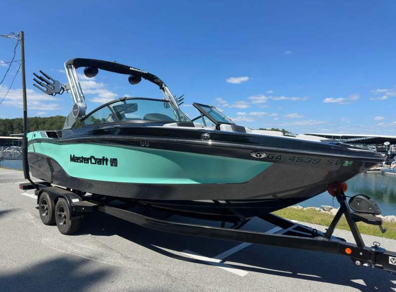 2022 Mastercraft XT23