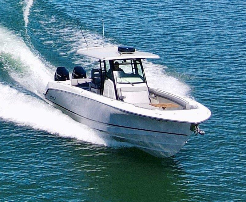 2023 Boston Whaler 330 Outrage