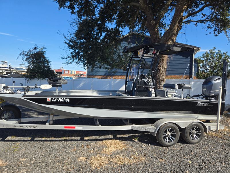 2020 Excel 220 Bay Pro