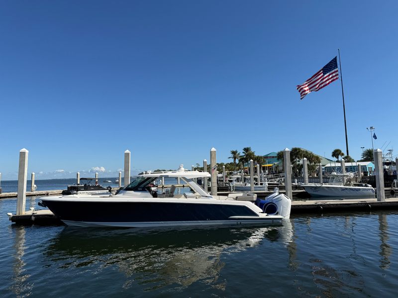 2024 Tiara Yachts 43 LS