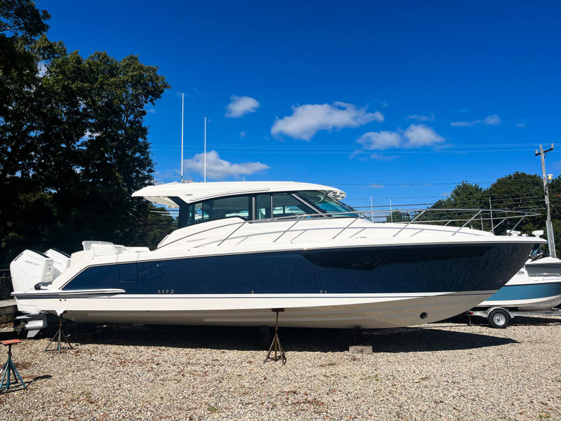 2026 Tiara Yachts 43 LE