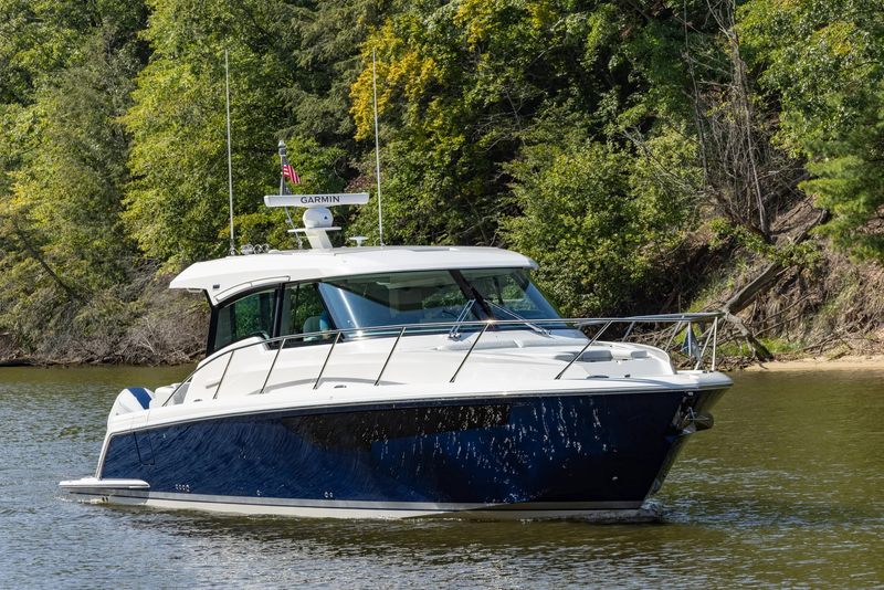 2026 Tiara Yachts 43 LE