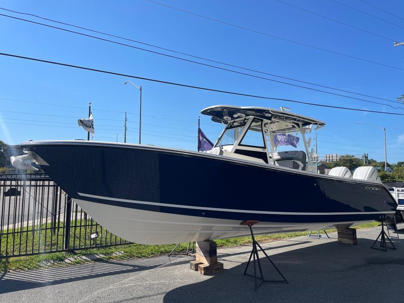 2026 Cobia 305 CC