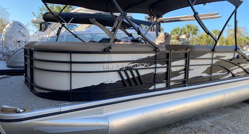 2022 Bennington 23 LSB