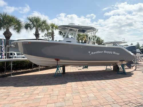 2019 Cobia 301 CC