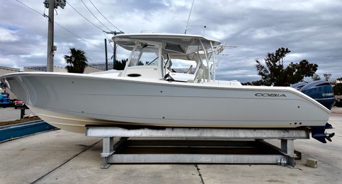 2019 Cobia 320 CC