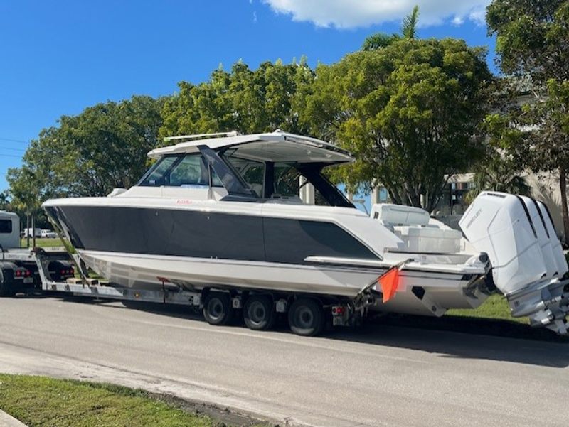 2026 Tiara Yachts 48 LS