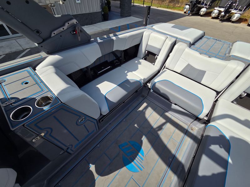 Boat Image 12
