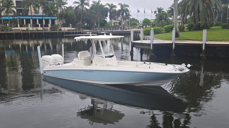2014 Boston Whaler 270 Dauntless