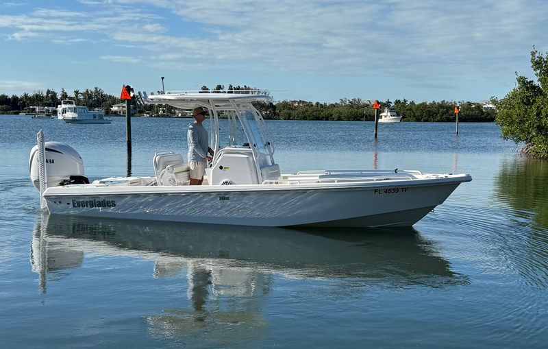 2022 Everglades 243 CC