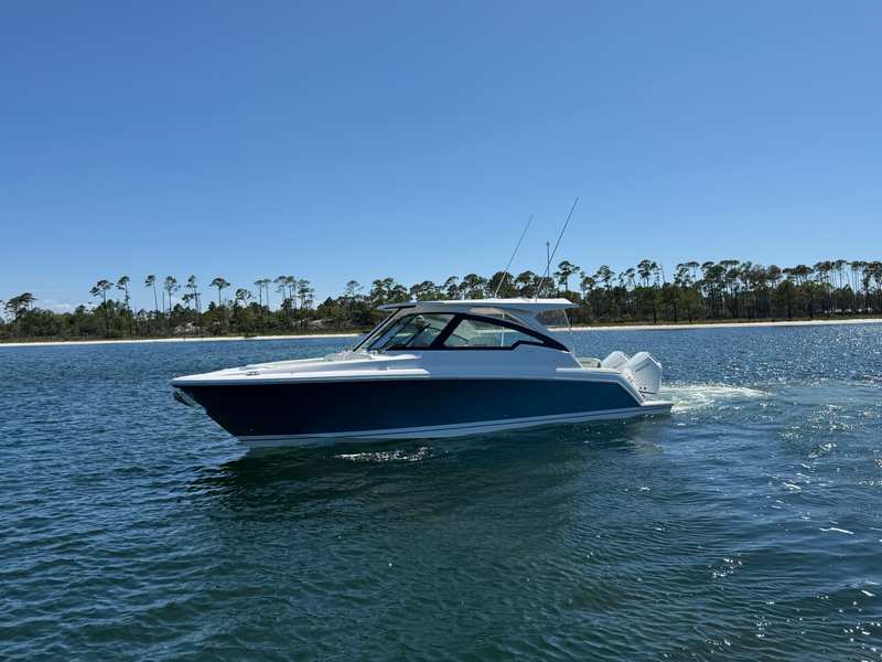 2025 Tiara Yachts 34 LX