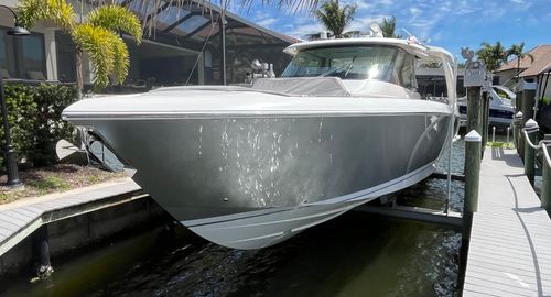 2023 Tiara Yachts 48 LS