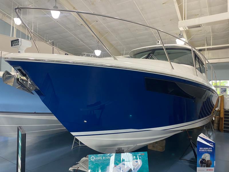 2025 Tiara Yachts 43 LE